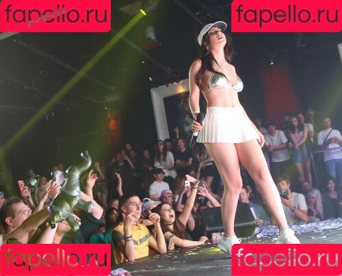 Charli XCX Onlyfans Photo Gallery 