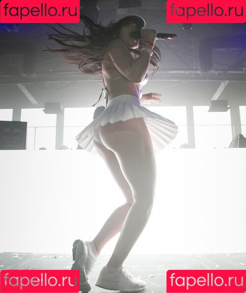 Charli XCX Onlyfans Photo Gallery 