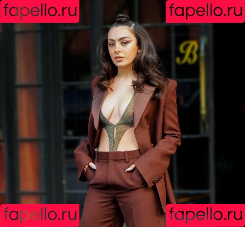 Charli XCX Onlyfans Photo Gallery 