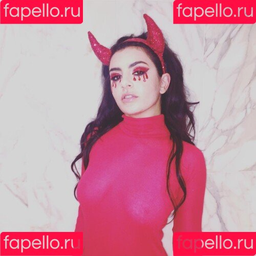 Charli XCX Onlyfans Photo Gallery 