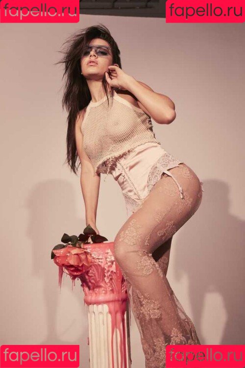 Charli XCX Onlyfans Photo Gallery 