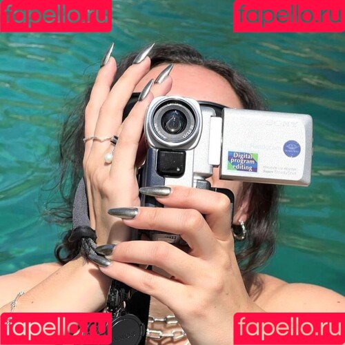 Charli XCX Onlyfans Photo Gallery 