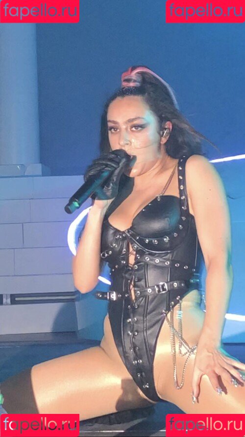 Charli XCX Onlyfans Photo Gallery 