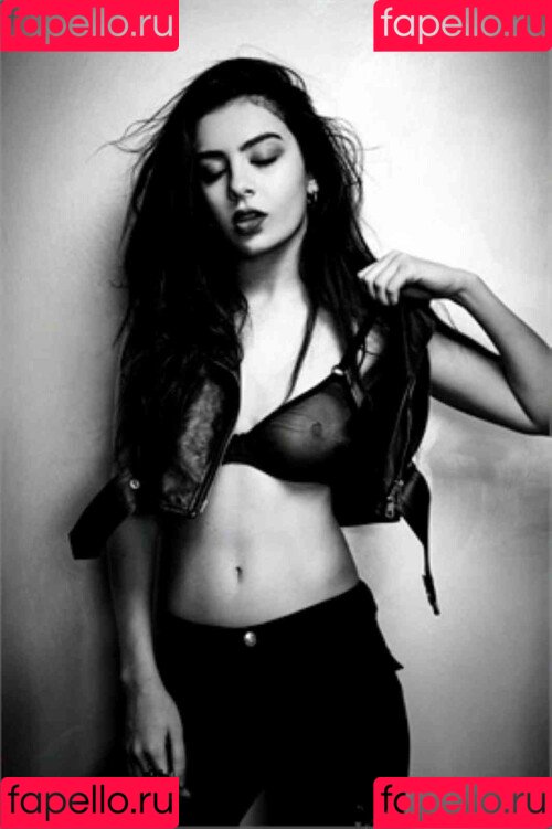 Charli XCX Onlyfans Photo Gallery 