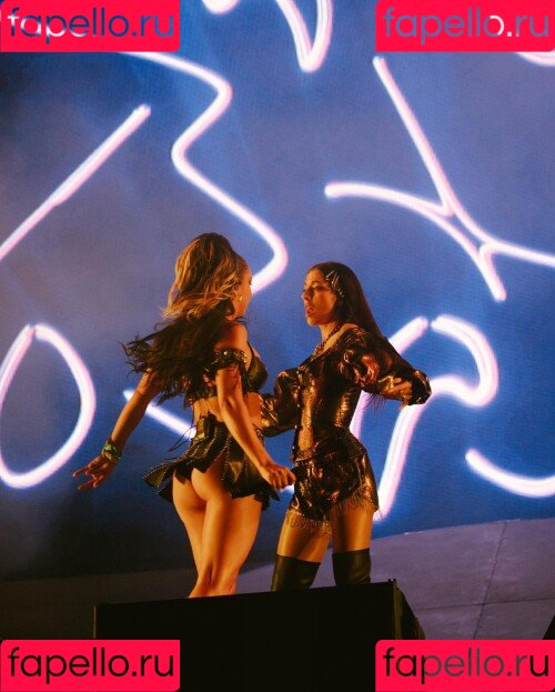 Charli XCX Onlyfans Photo Gallery 