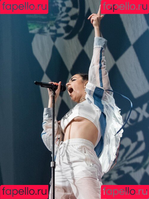 Charli XCX Onlyfans Photo Gallery 