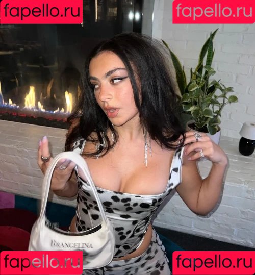 Charli XCX Onlyfans Photo Gallery 