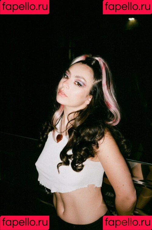 Charli XCX Onlyfans Photo Gallery 