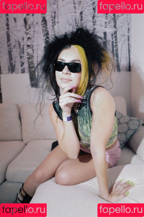 Charli XCX Onlyfans Photo Gallery 