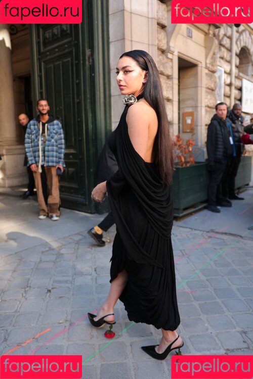 Charli XCX Onlyfans Photo Gallery 