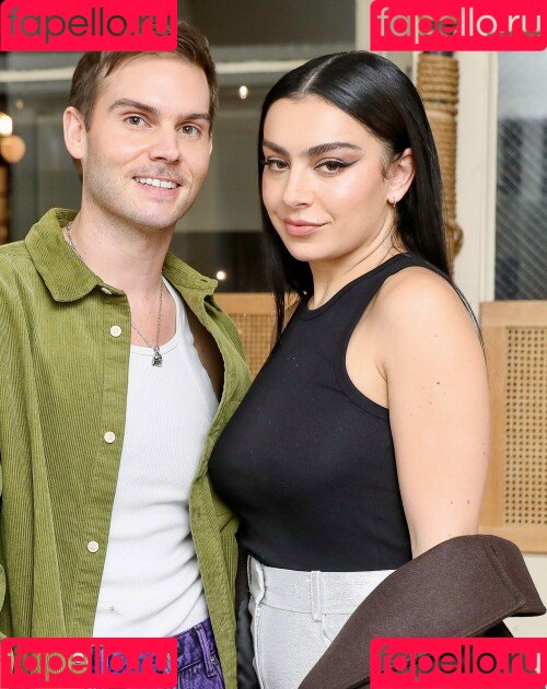 Charli XCX Onlyfans Photo Gallery 