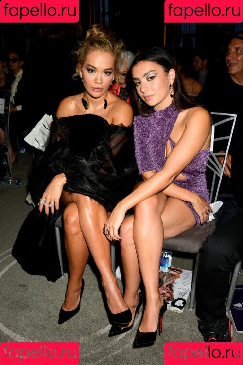 Charli XCX Onlyfans Photo Gallery 