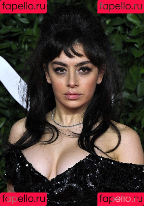 Charli XCX Onlyfans Photo Gallery 