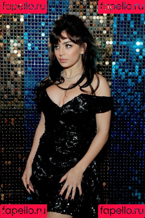 Charli XCX Onlyfans Photo Gallery 