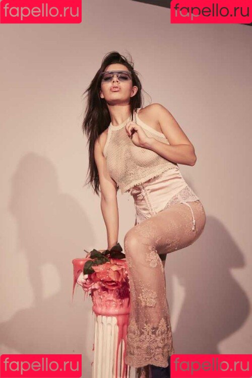 Charli XCX Onlyfans Photo Gallery 