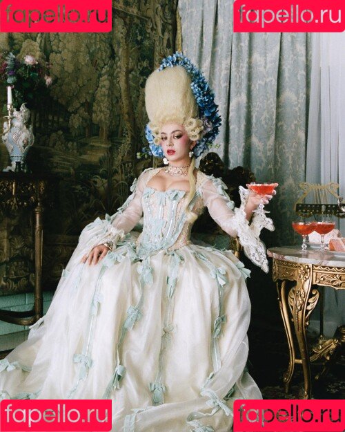 Charli XCX Onlyfans Photo Gallery 