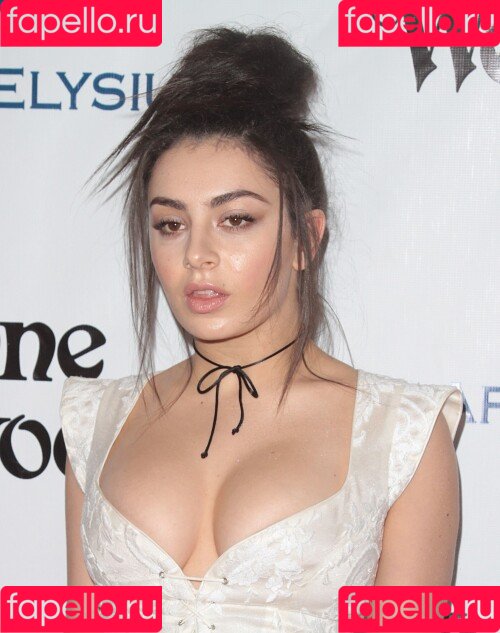 Charli XCX Onlyfans Photo Gallery 