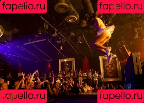 Charli XCX Onlyfans Photo Gallery 