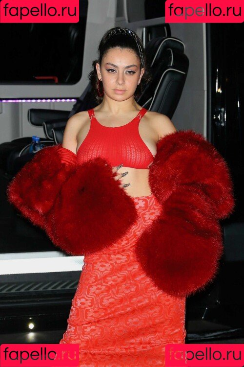 Charli XCX Onlyfans Photo Gallery 