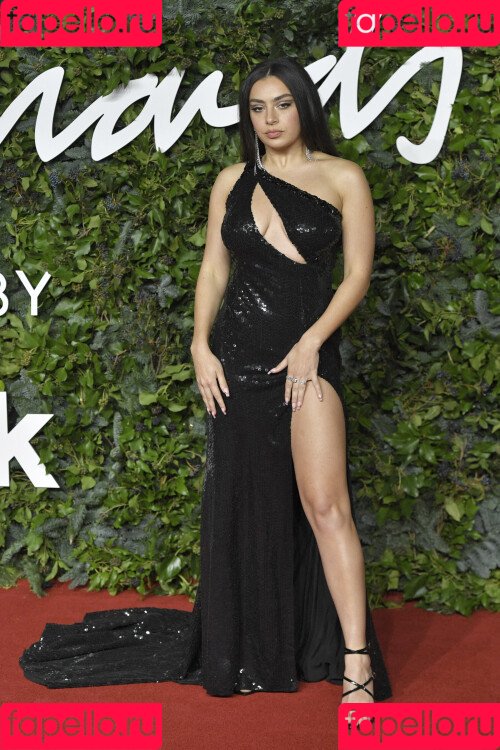 Charli XCX Onlyfans Photo Gallery 