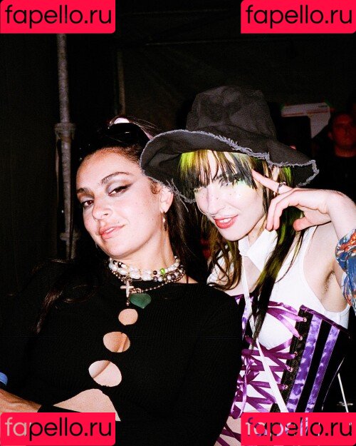 Charli XCX Onlyfans Photo Gallery 