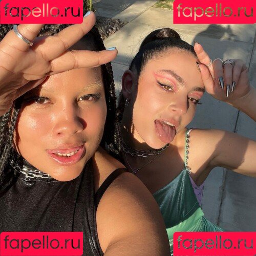 Charli XCX Onlyfans Photo Gallery 