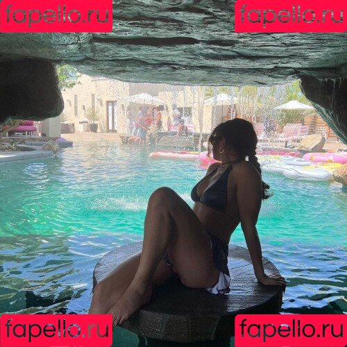 Charli XCX Onlyfans Photo Gallery 