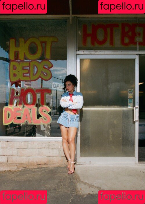 Charli XCX Onlyfans Photo Gallery 