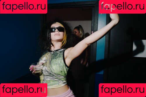 Charli XCX Onlyfans Photo Gallery 