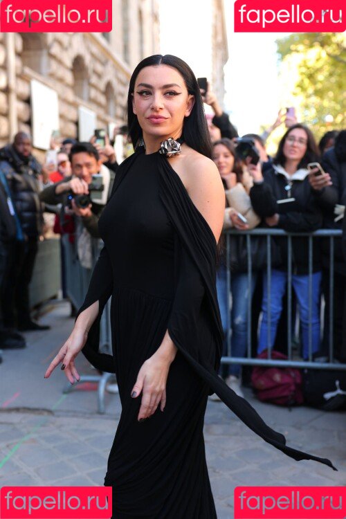 Charli XCX Onlyfans Photo Gallery 