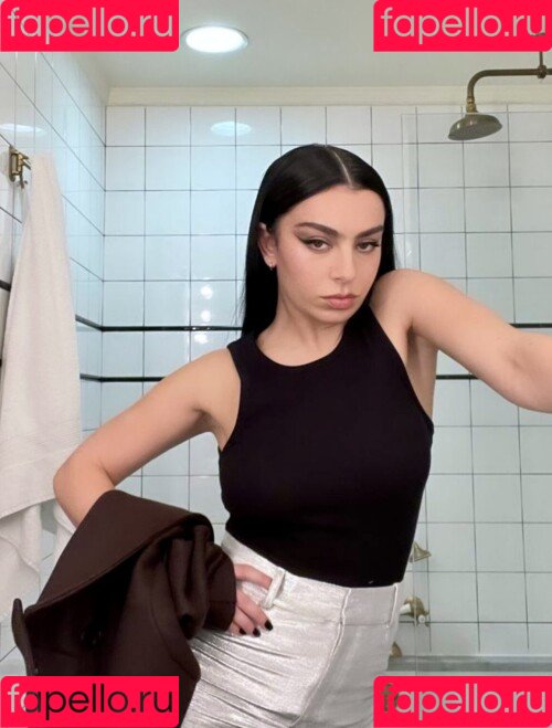 Charli XCX Onlyfans Photo Gallery 