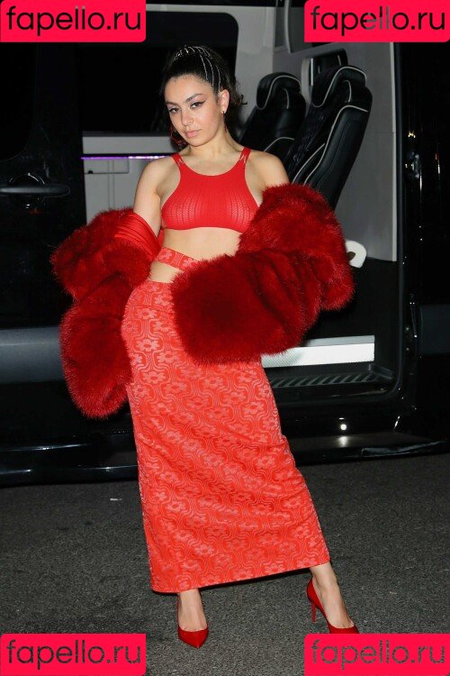 Charli XCX Onlyfans Photo Gallery 