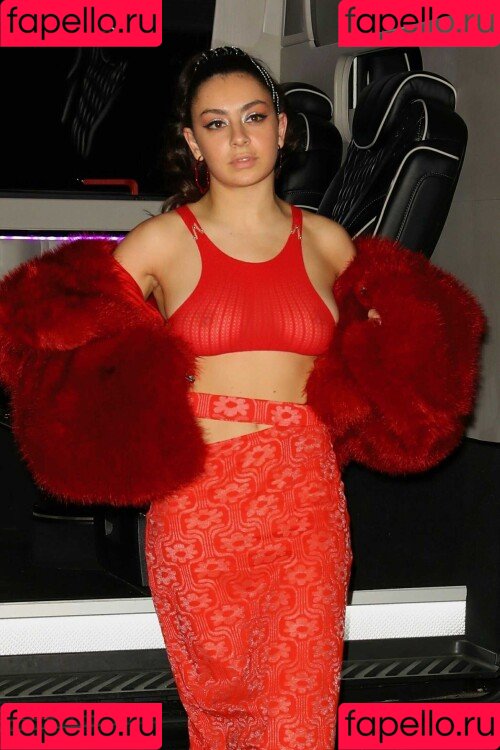 Charli XCX Onlyfans Photo Gallery 