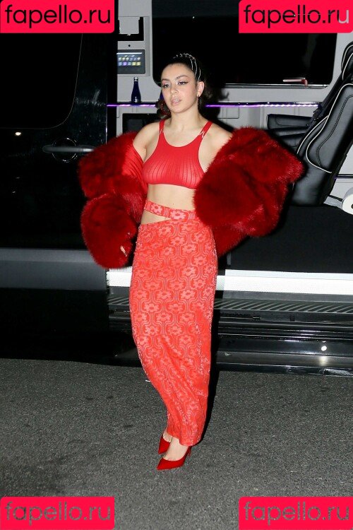 Charli XCX Onlyfans Photo Gallery 