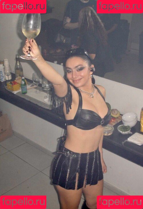 Charli XCX Onlyfans Photo Gallery 