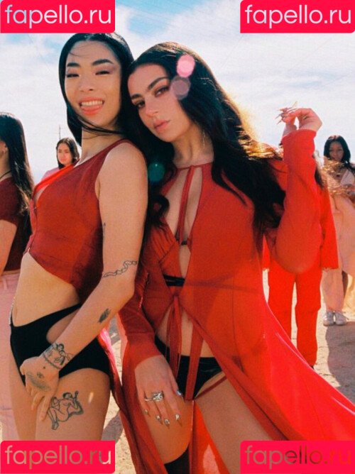 Charli XCX Onlyfans Photo Gallery 