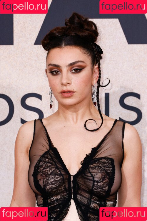 Charli XCX Onlyfans Photo Gallery 