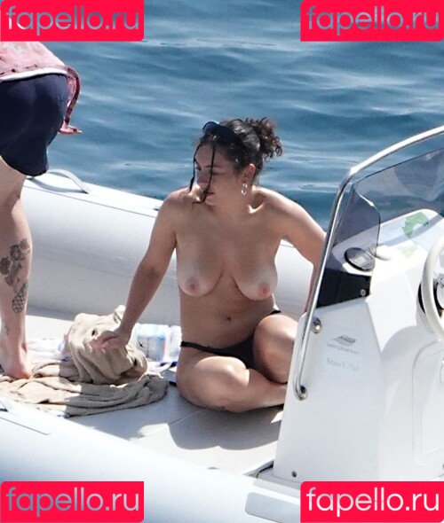 Charli XCX Onlyfans Photo Gallery 