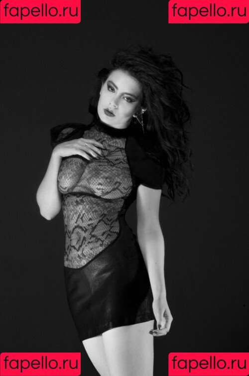 Charli XCX Onlyfans Photo Gallery 