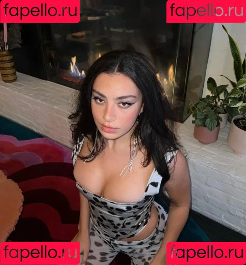 Charli XCX Onlyfans Photo Gallery 