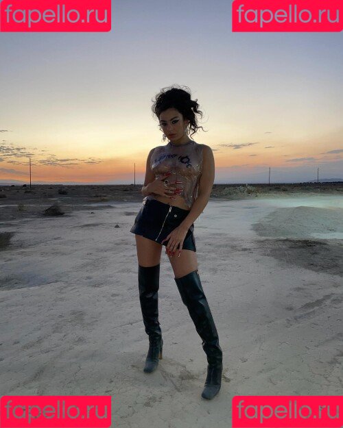 Charli XCX Onlyfans Photo Gallery 