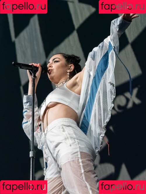 Charli XCX Onlyfans Photo Gallery 