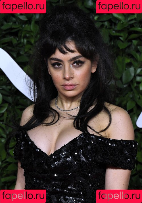 Charli XCX Onlyfans Photo Gallery 