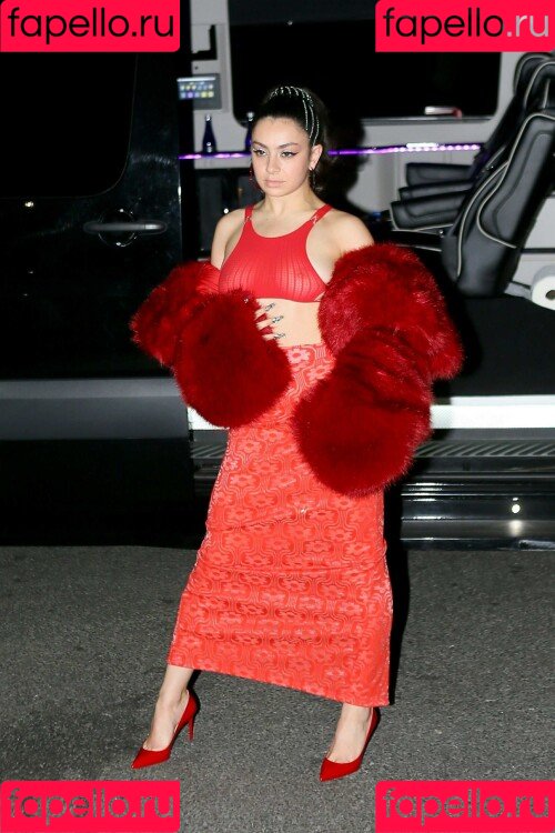 Charli XCX Onlyfans Photo Gallery 