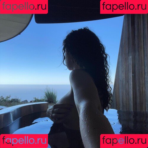 Charli XCX Onlyfans Photo Gallery 