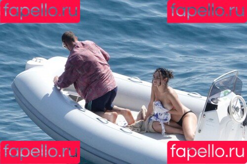 Charli XCX Onlyfans Photo Gallery 