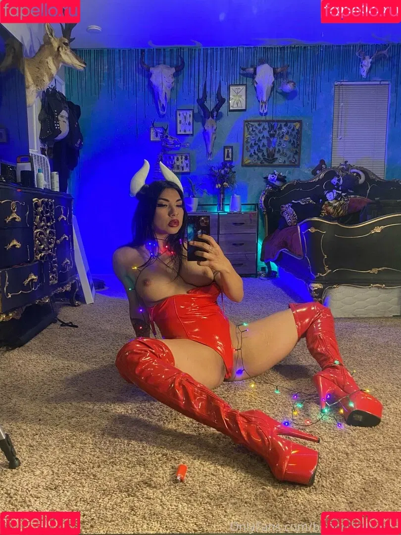 Boobookittyb13 Onlyfans Photo Gallery 