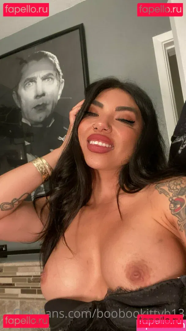 Boobookittyb13 Onlyfans Photo Gallery 