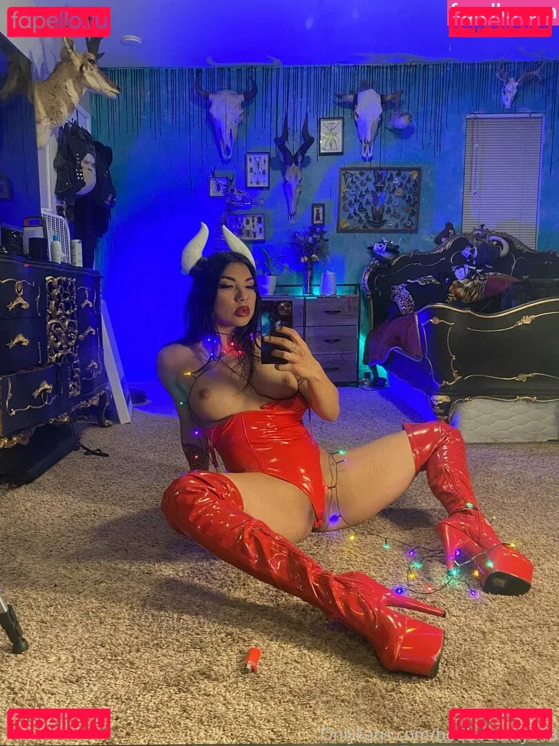 Boobookittyb13 Onlyfans Photo Gallery 