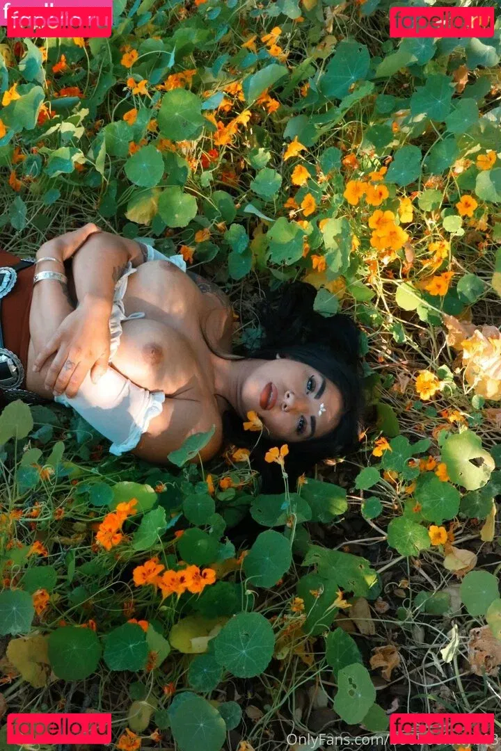 Boobookittyb13 Onlyfans Photo Gallery 